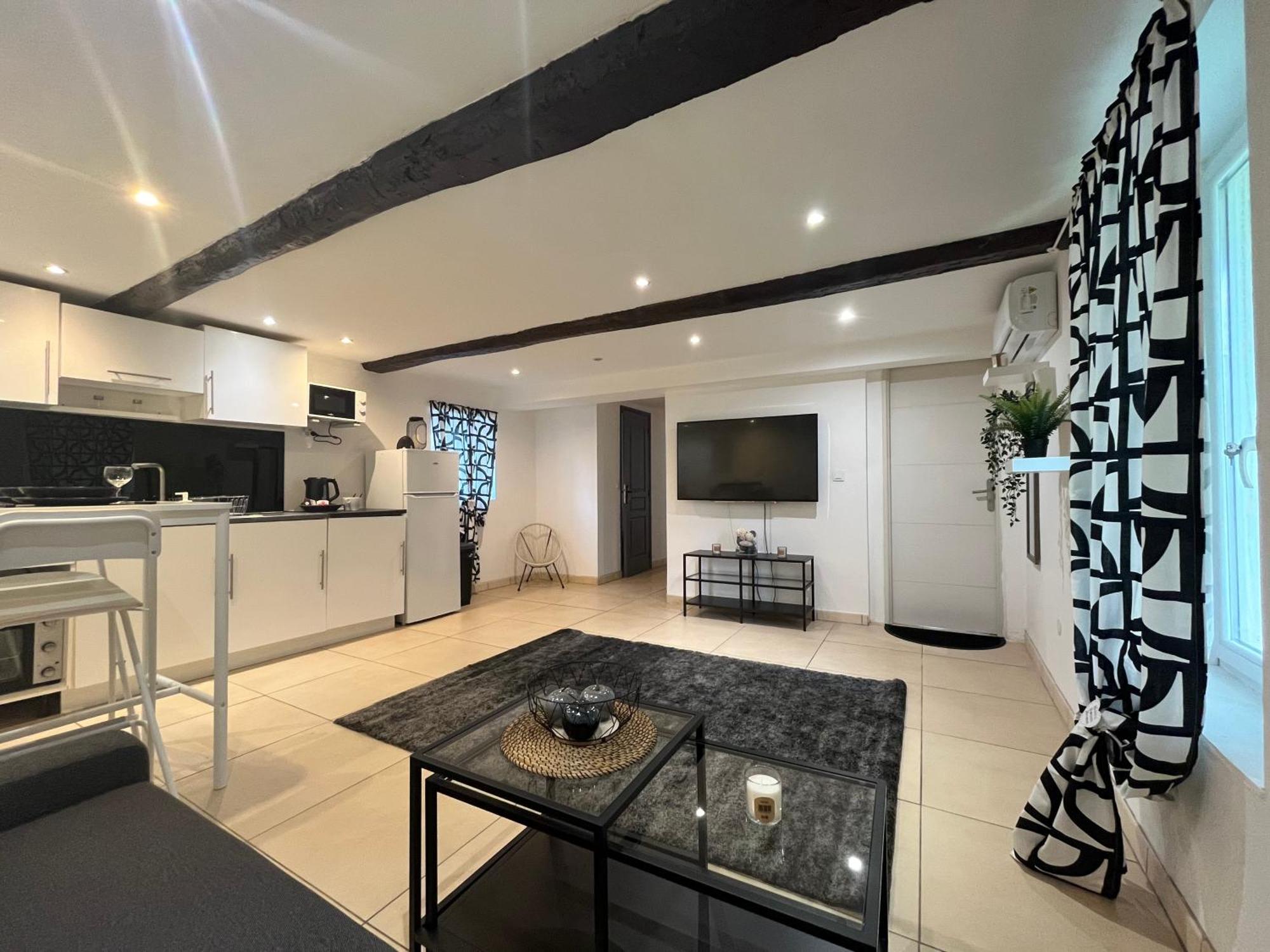 Appartement Avec Piscine Au Milieu Des Vignes Les Arcs-sur-Argens Dış mekan fotoğraf